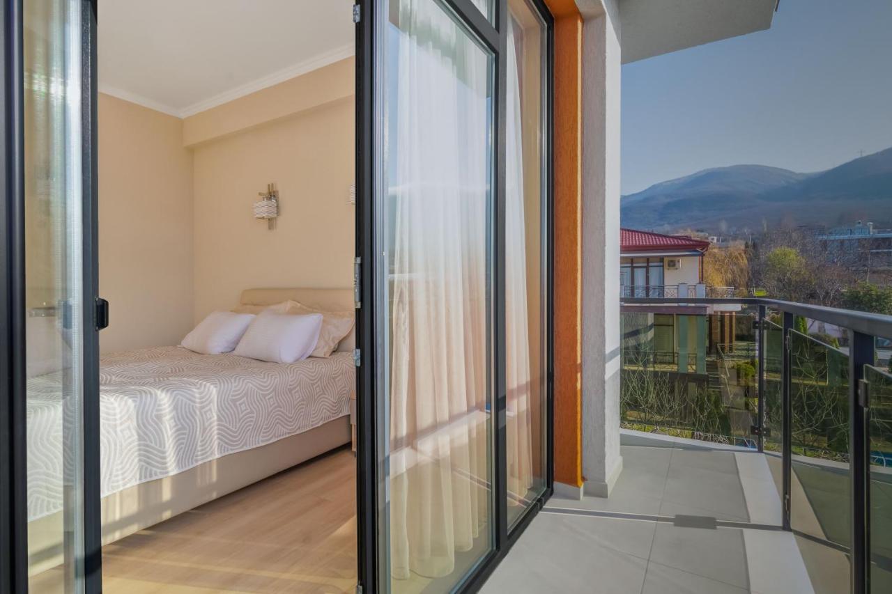 Hotel Alexandria Saguramo Extérieur photo