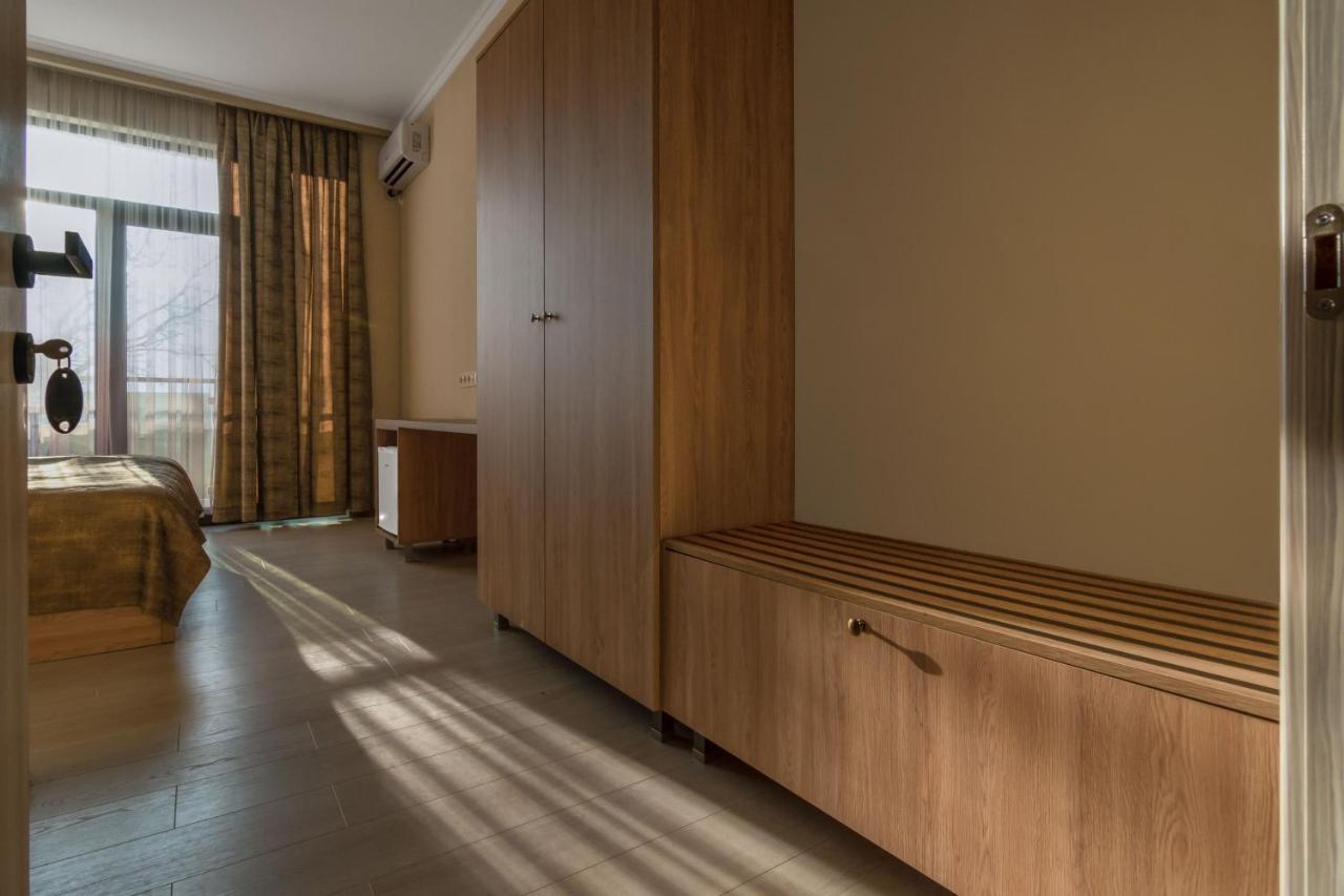 Hotel Alexandria Saguramo Extérieur photo