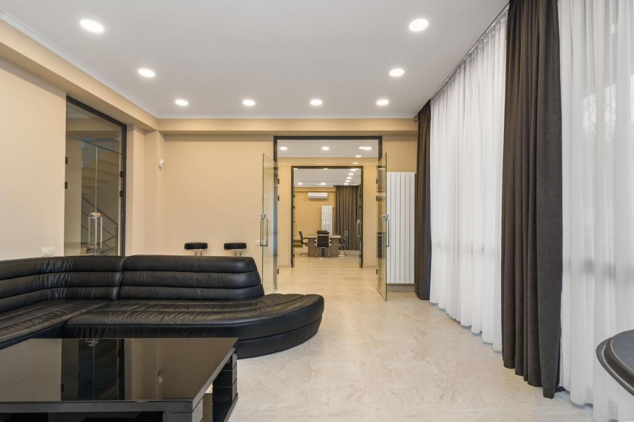 Hotel Alexandria Saguramo Extérieur photo
